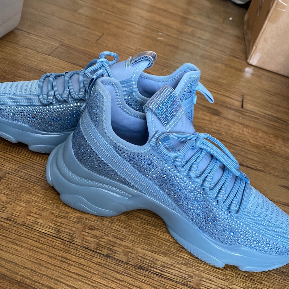 Steve Madden sneakers brand new never worn